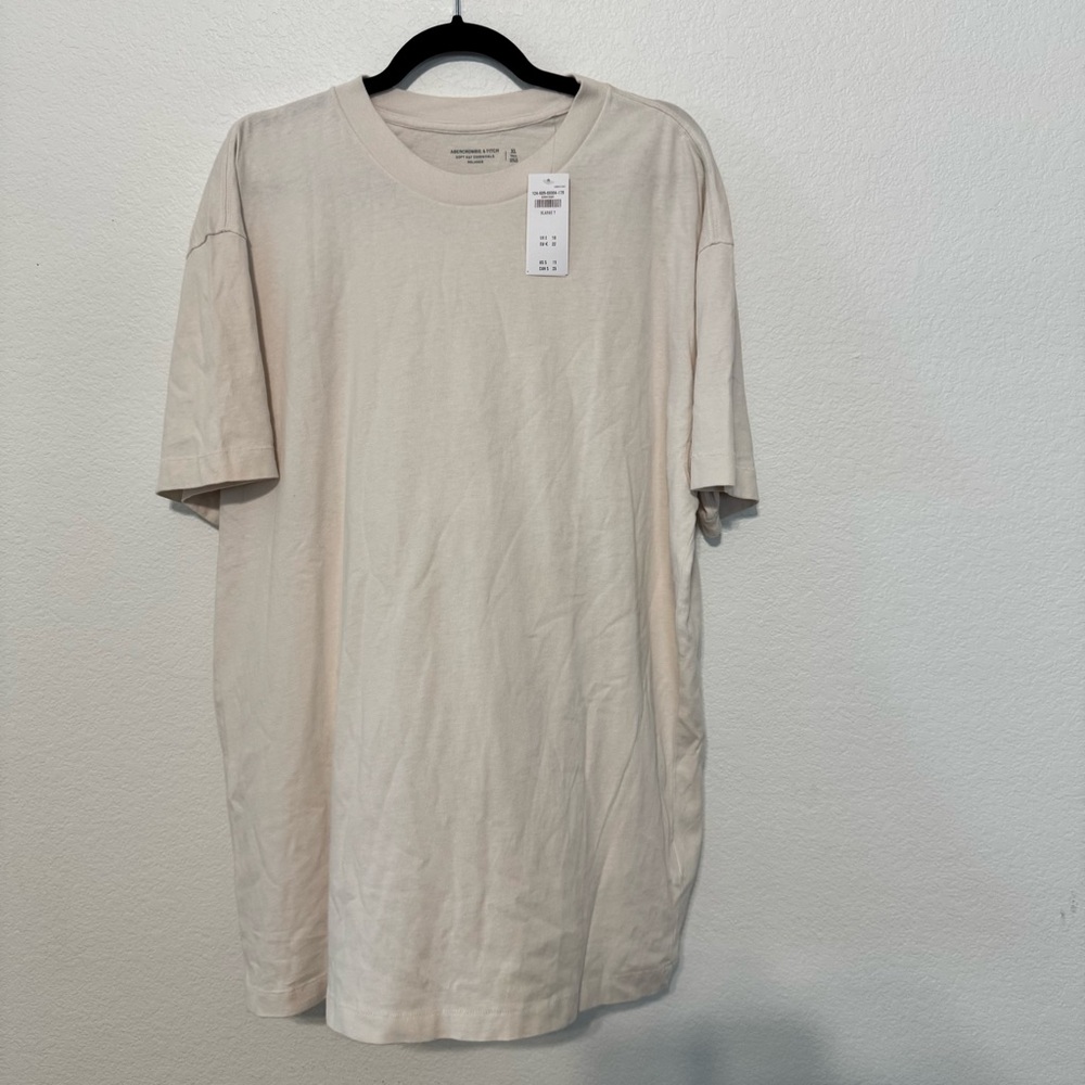 Abercrombie & Fitch Men's Beige Short Sleeve Tee